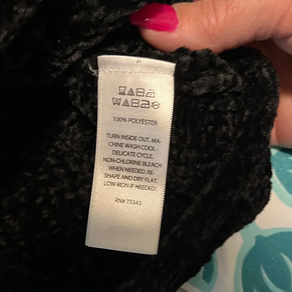 NWT Cynthia Rowley Black Chenille Cropped Crew Neck Sweater Medium - Picture 10 of 12